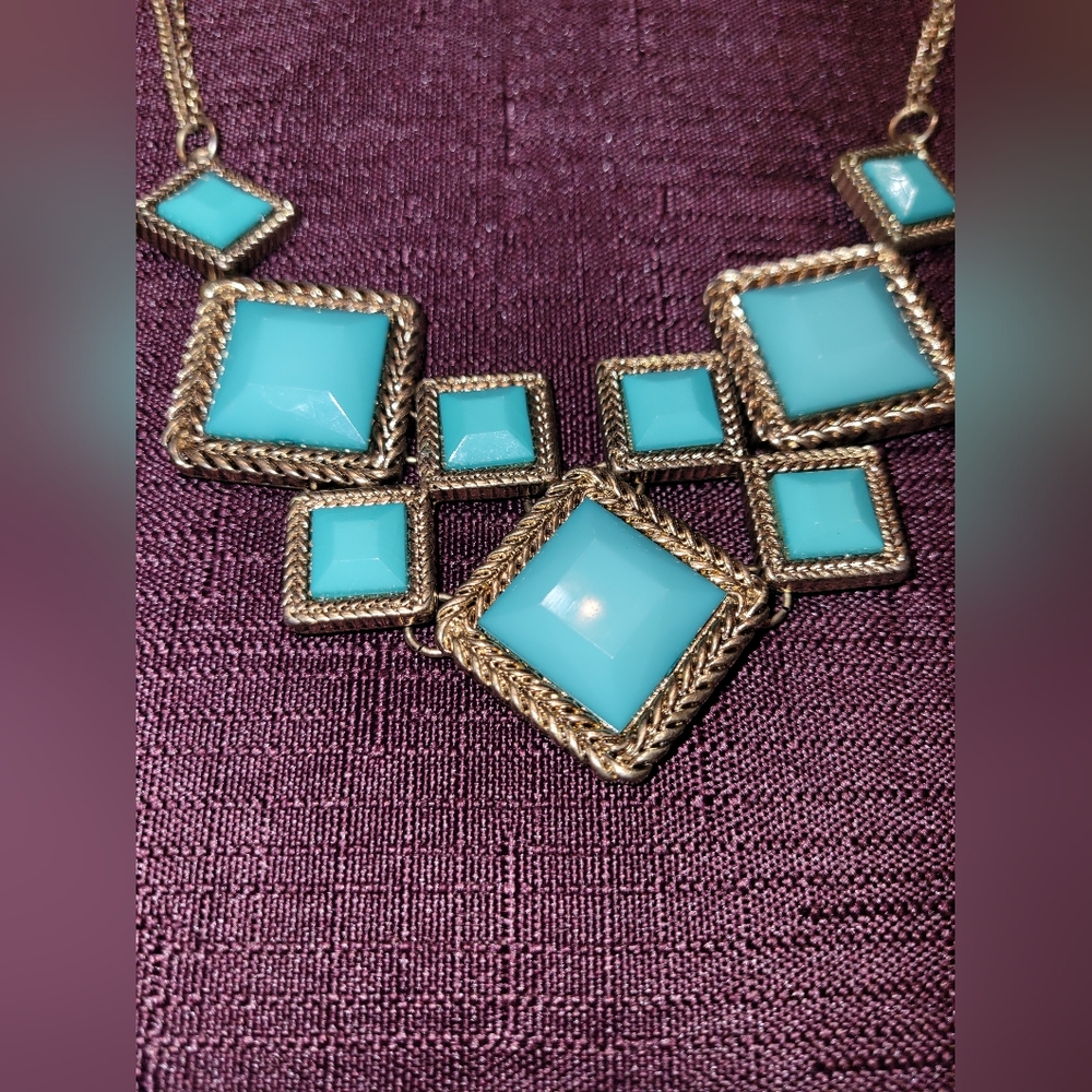 Turquoise and gold necklace